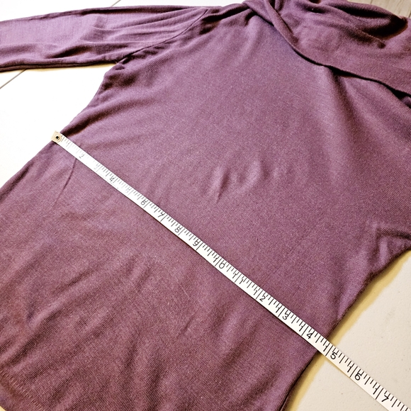 Vintage 80s Lavender Turtleneck Acrylic Medium - Picture 6 of 11